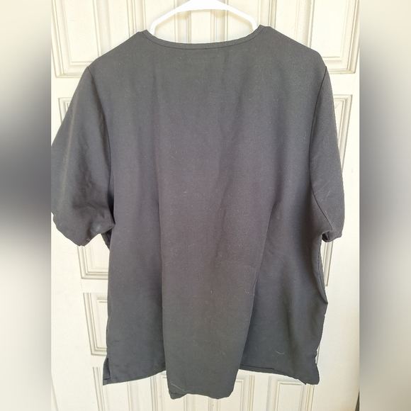 Mandala Womens Plus Sz2X Gray V-Neck Scrub Top - Picture 5 of 6